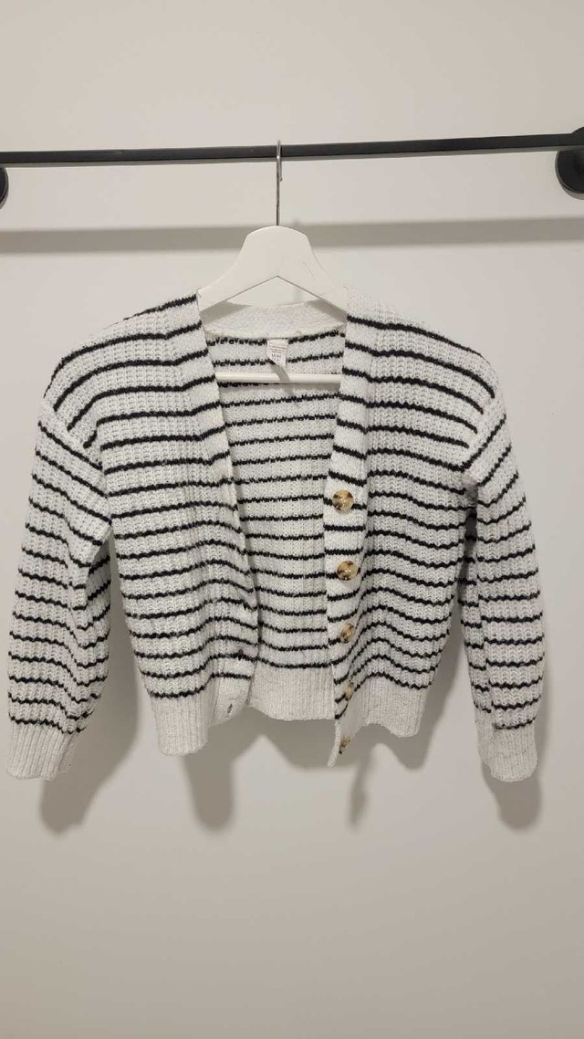 Kids 7/8 M sweater