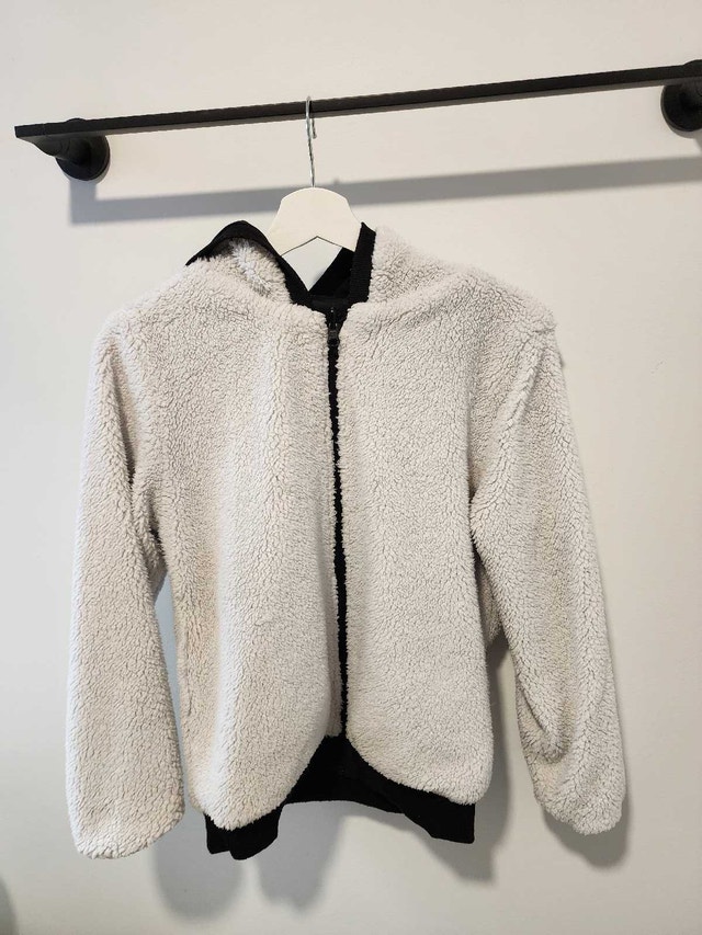 Teen to adult fit reversible sweater (measurements in ad) - photo 2