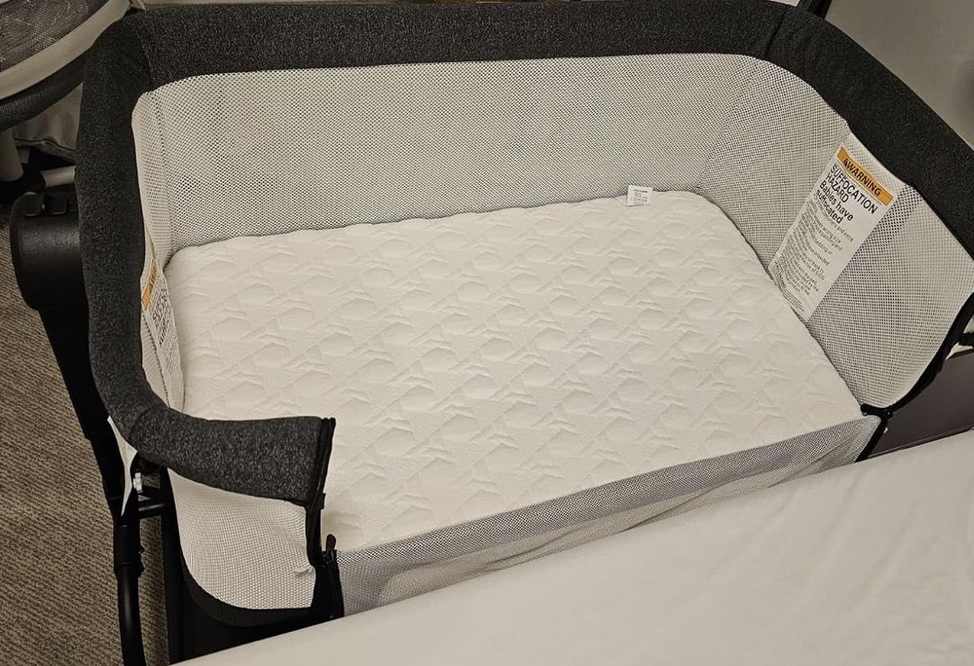 BabyBond Rocking Baby Bassinet