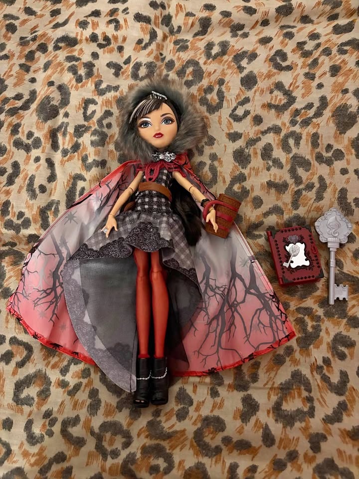 Ever After High Cerise Hood Legacy Day Doll 2014