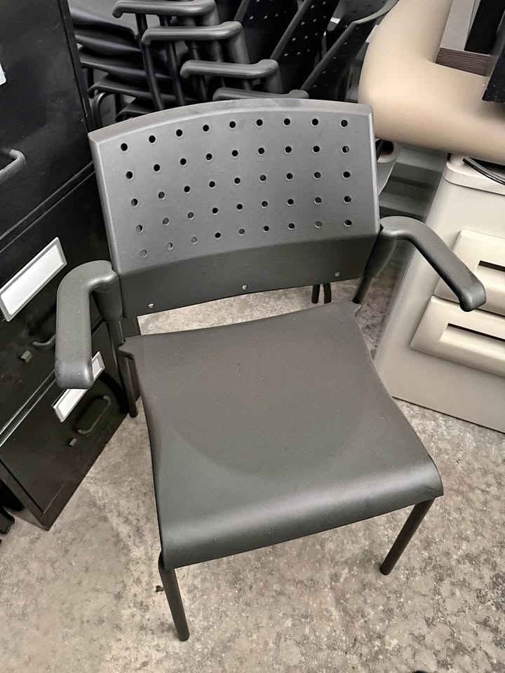 Armchair Plastic Seat/Back, Black