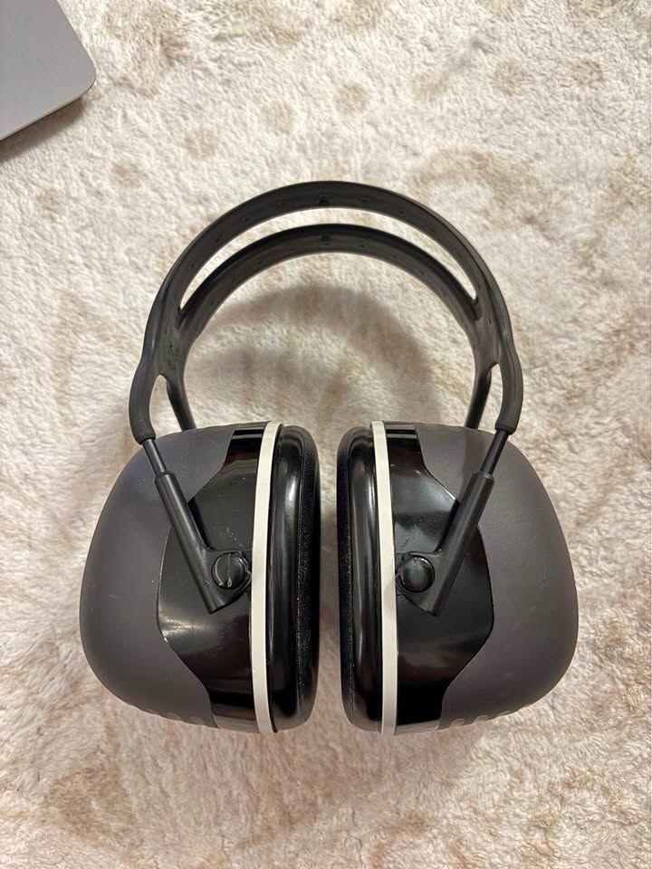 3M Peltor X5A Earmuffs (31 dB NRR)