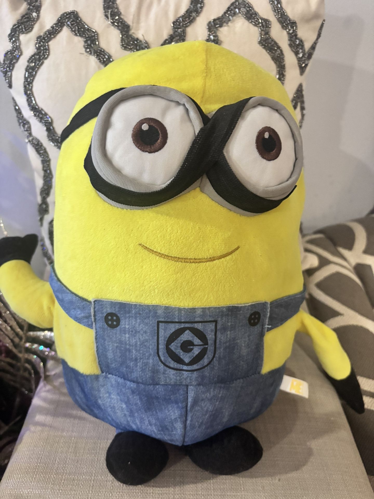 Despicable Me Minion Plush Stuffed Toy – 14” x 11” – Excellent C