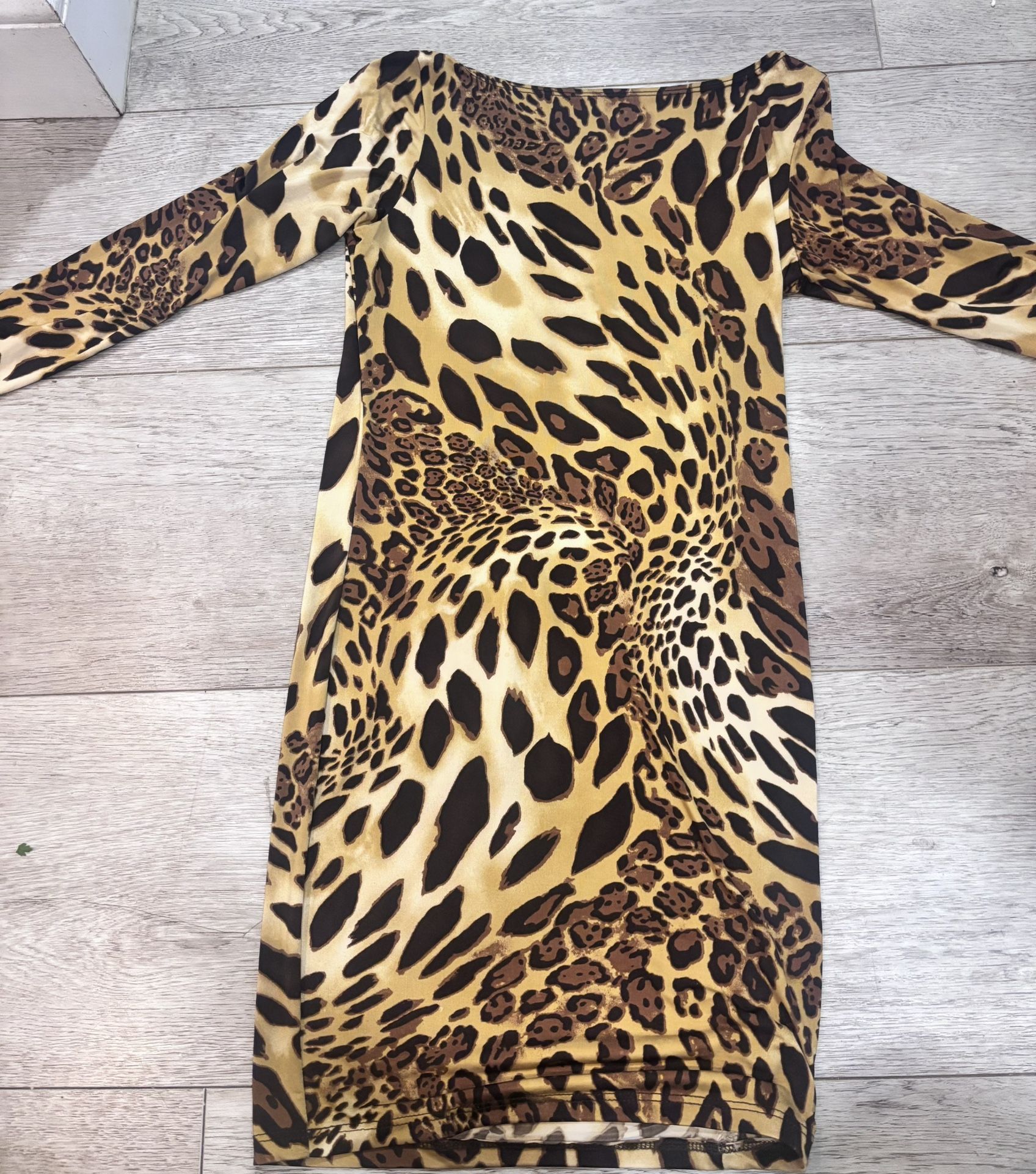 Fashion Junkie Leopard/Animal Print Dress - Open Back (Size smal - photo 4