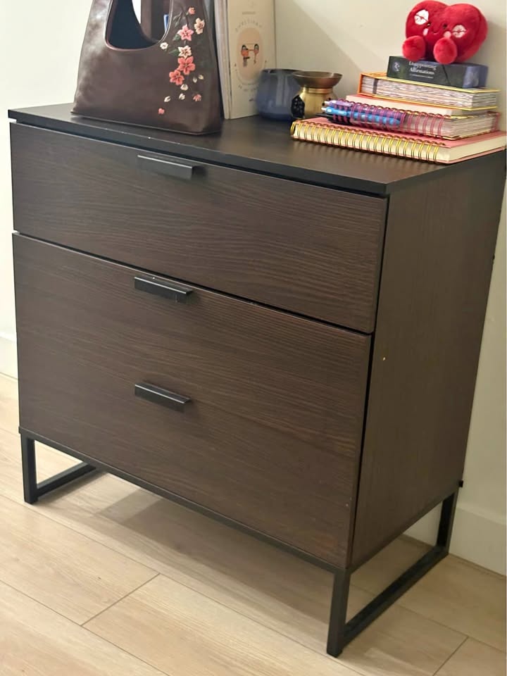 DRESSER