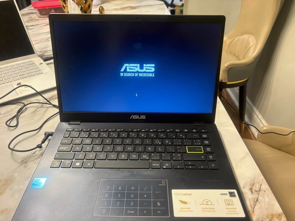 ASUS Vivobook Go 14 L410 Laptop - Like New - photo 3