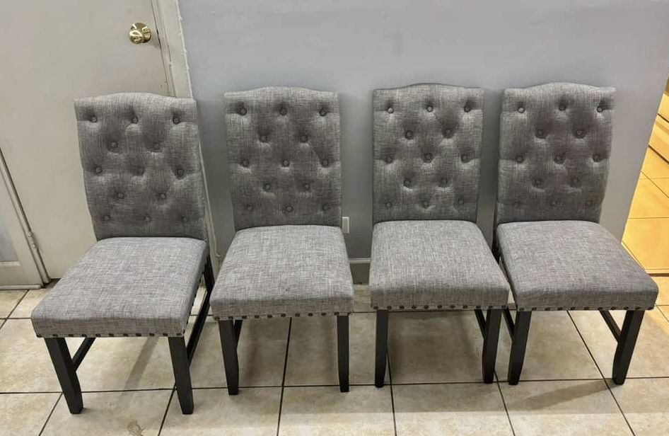 Dining table with 4 chairs included - photo 3