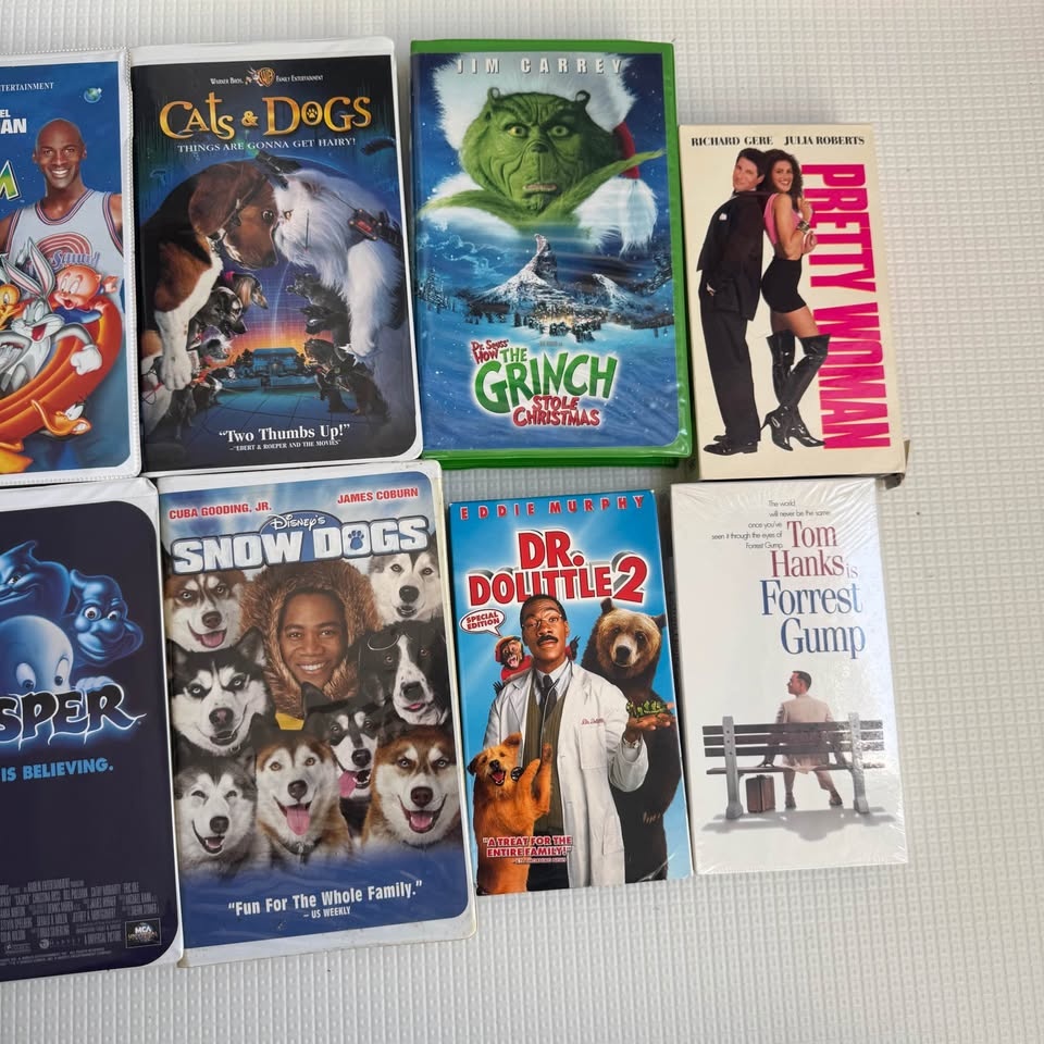 Family & Classic VHS Movie Collection - Space Jam, Grinch, Juman - photo 3