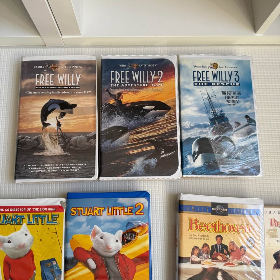 Kids Movie VHS Tape Lot - Free Willy, Stuart Little, Beethoven - photo 4