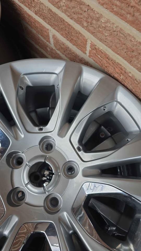 20” Ram 1500 OEM Rims – Hypersilver Refinish – 2009-2023 - photo 4