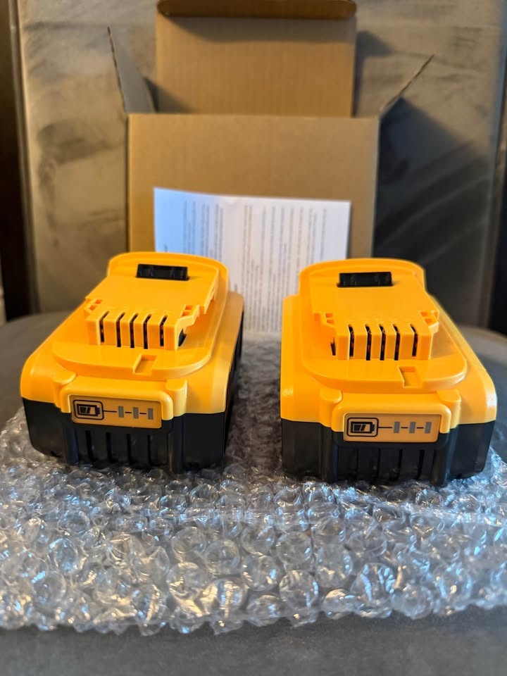 Dewalt 20V Replacement Battery Pair (2 Batteries) - photo 2
