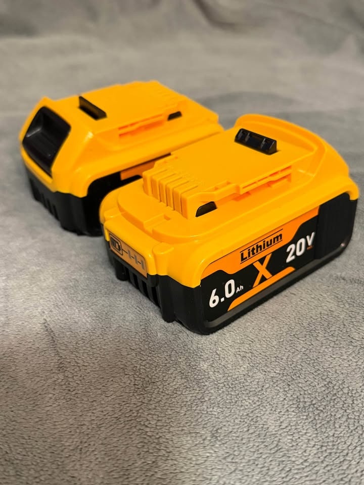Dewalt 20V Max XR Replacement Battery Pair (2 Batteries) - photo 3