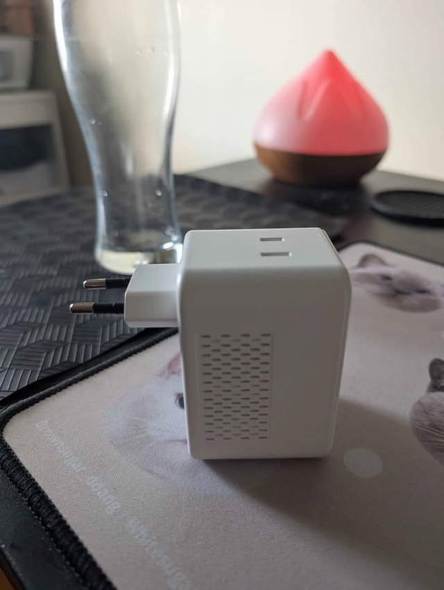 US to EU Travel Adapter & Voltage Converter - photo 4