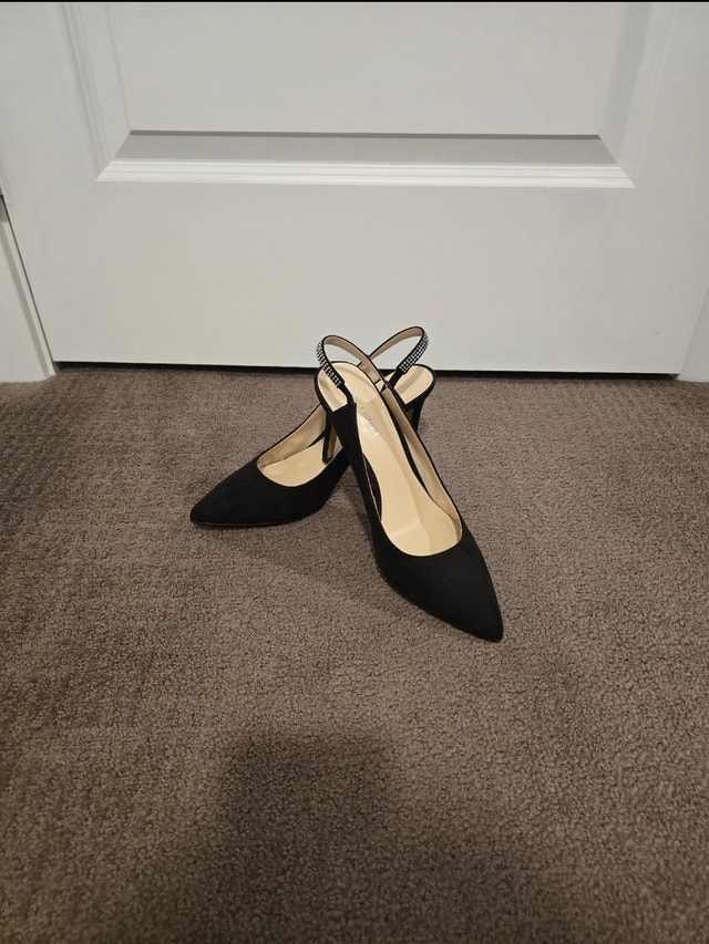 Elegant size 8.5 heels worn once - photo 2