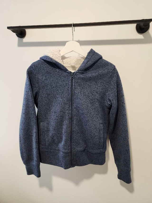 Kids age 14-16 XL sweater very good condition unisex