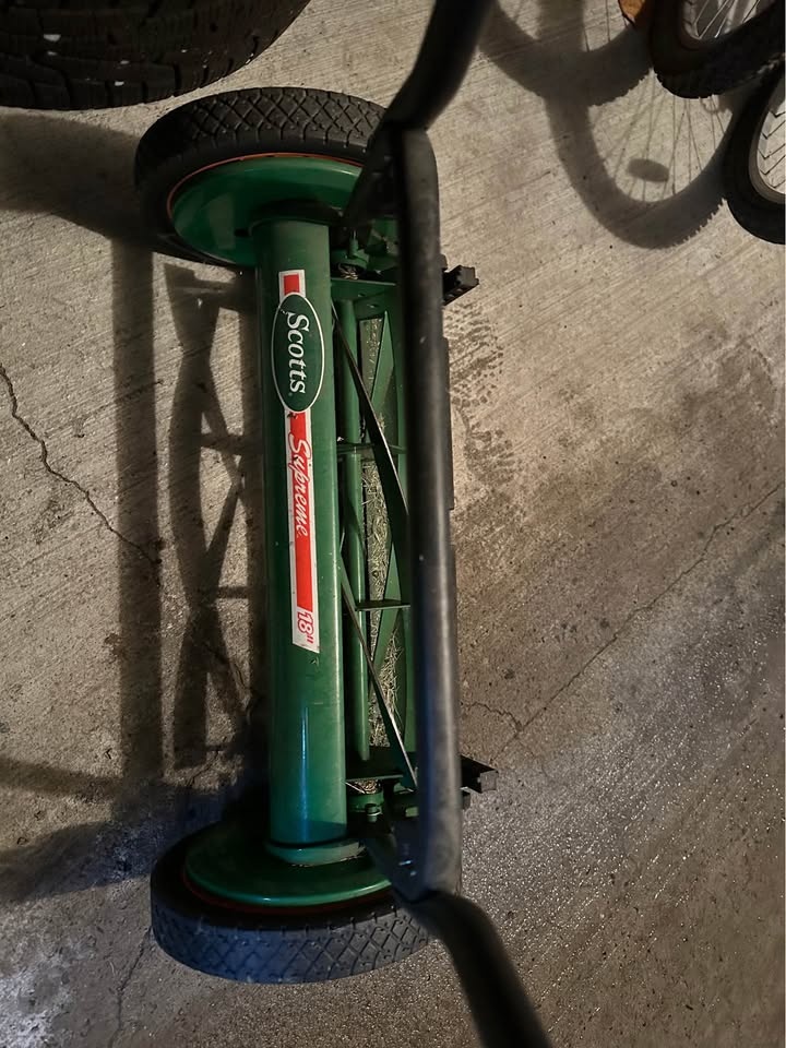 Scotts Supreme 18" Reel Grass Mower - photo 2