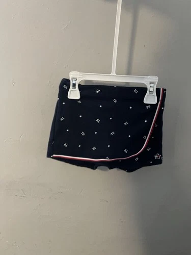 Tommy Hilfiger Red Top and Navy Blue Shorts Set - photo 2