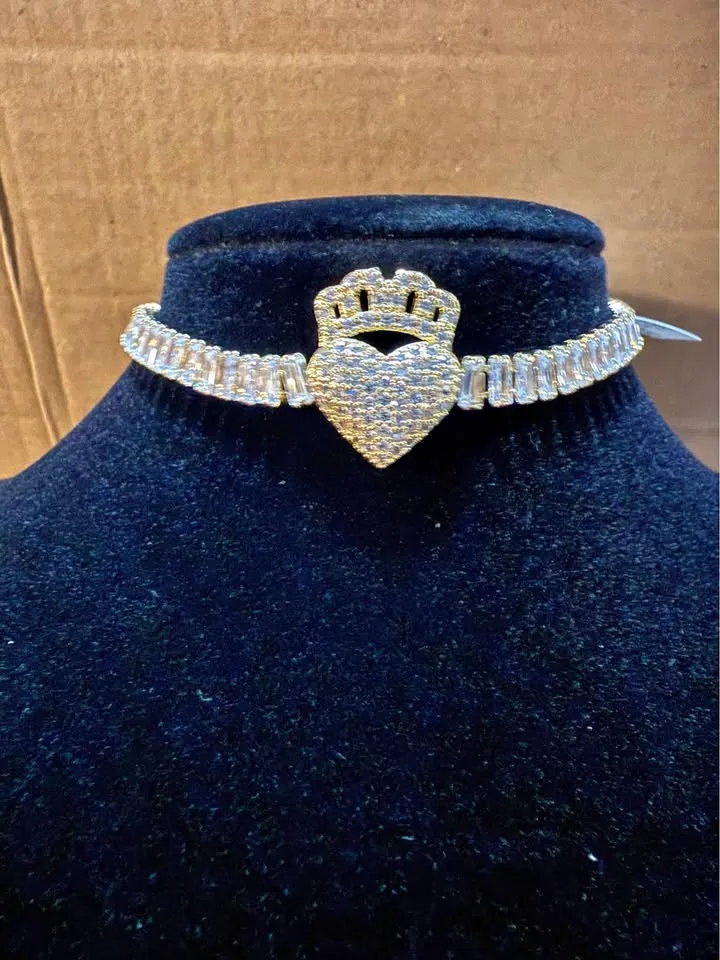 18k Gold fill 7.5 in Heart with crown Baguette thumbnail