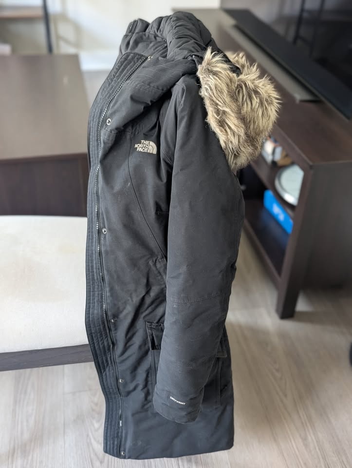 Women's North Face Arctic Parka (XS)