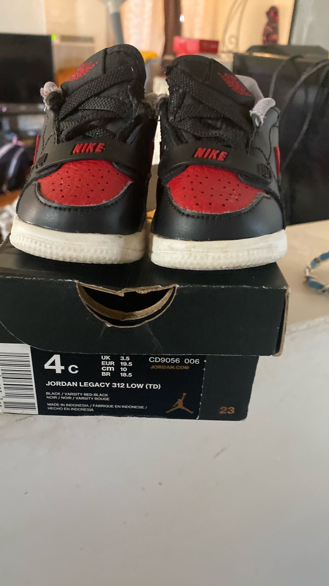 Toddler Jordan's Size 4c - photo 4