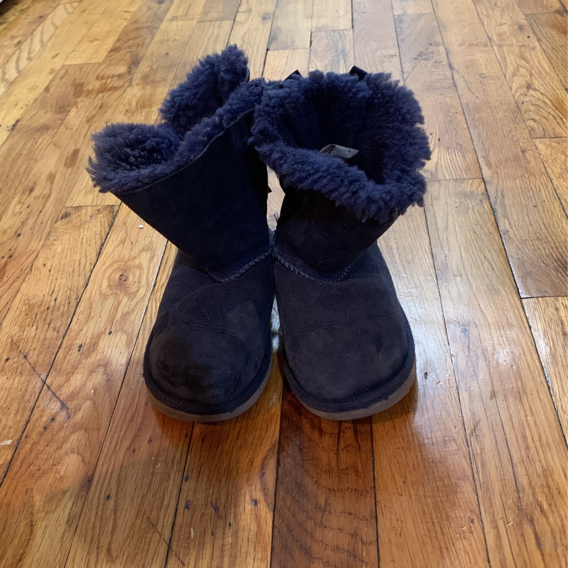 UGGS SHORT BOOTS LITTLE GIRL