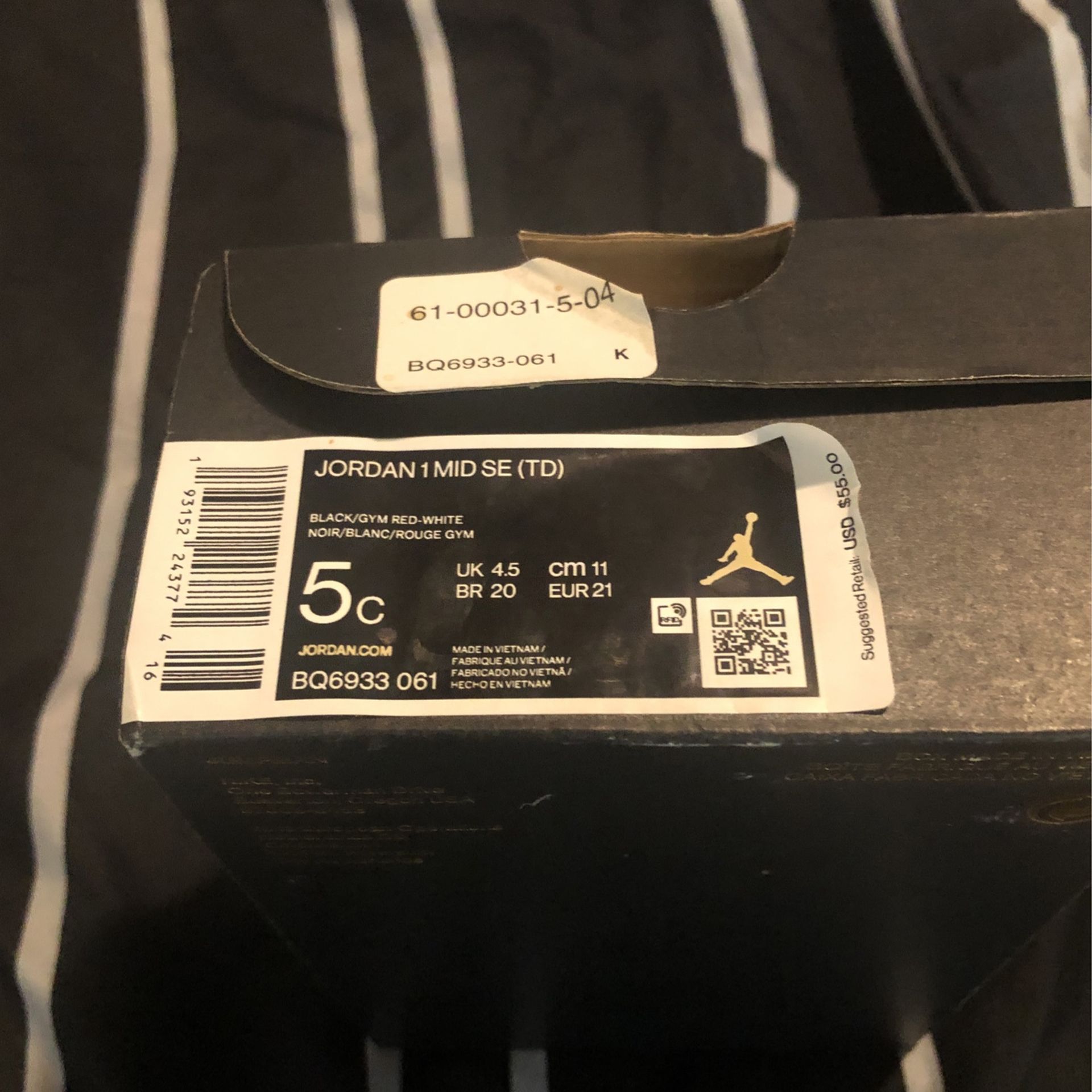 Jordan 1 Mid SE (Size 5c, Black) - photo 4