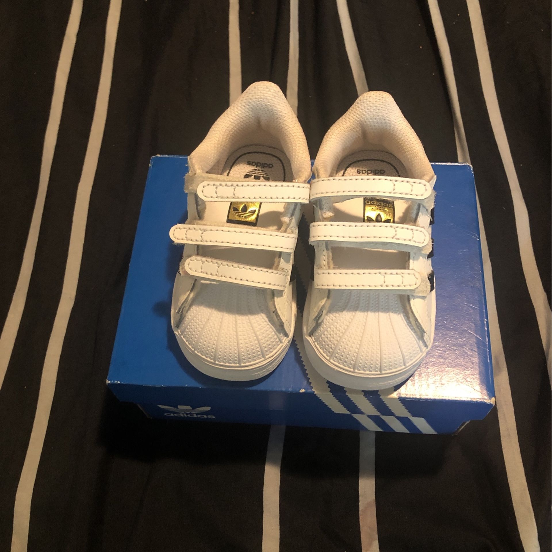 Adidas Low Top Shells Size 5c - photo 3