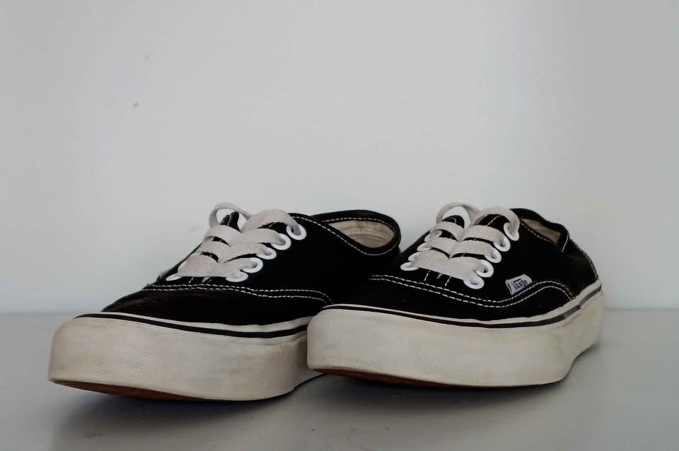 Vans Authentic Black/White - Men's 7 / Women's 8.5 - Classic Ska - photo 2