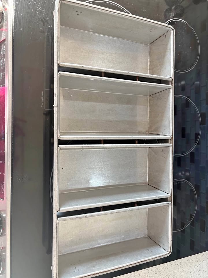 Industrial Bread Pans - 4 Loafs