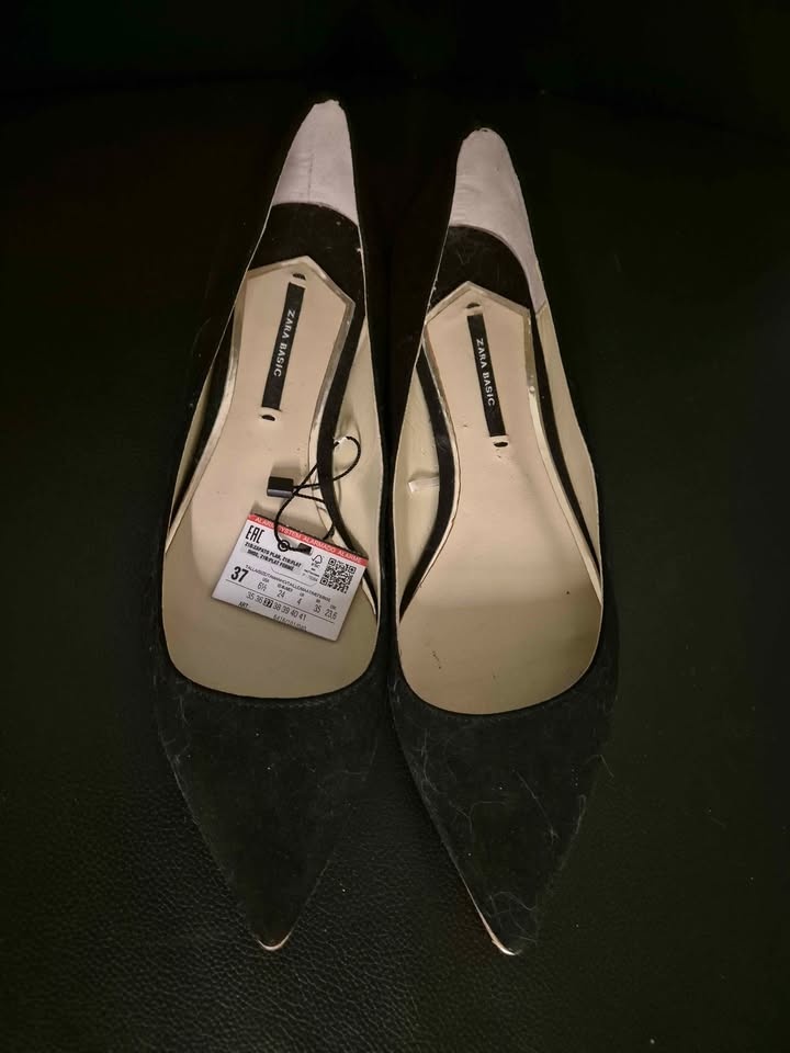 Zara Black Suede Flat Shoes - US 6.5 - photo 3