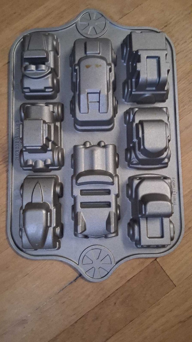 Nordic Ware Classic Cars Sweet Rides Cupcake Pan - photo 2