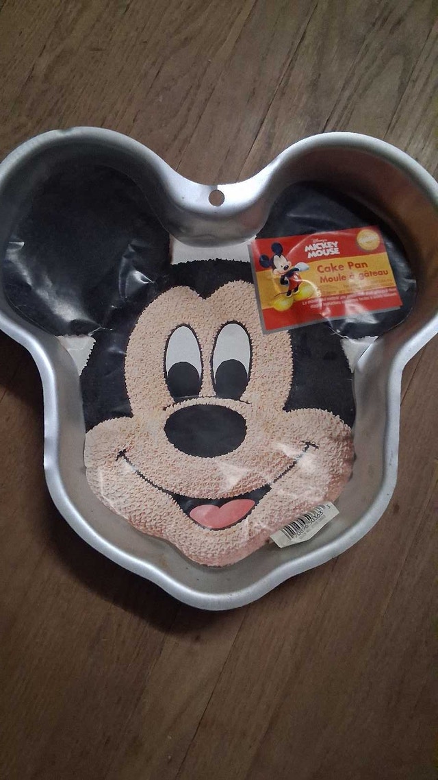 Vintage 2001 Wilton Disney MICKEY MOUSE Cake Pan