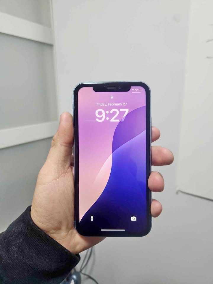 iPhone XR 64GB Blue - 100% Battery Health (Unlocked)