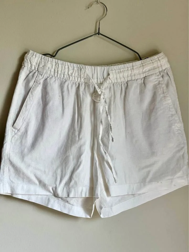 white cotton shorts old navy thumbnail