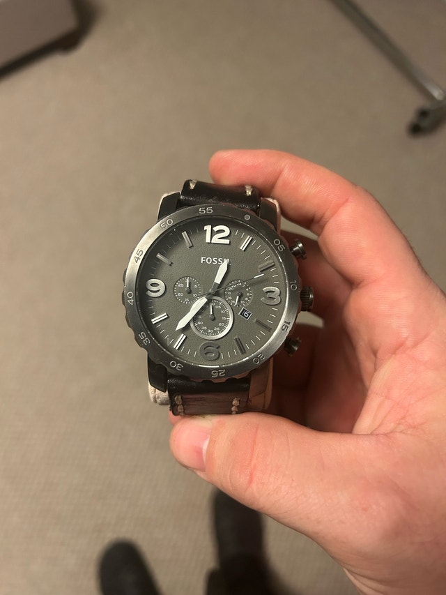6 Watches: 5 Fossil, 1 Michael Kors - photo 4