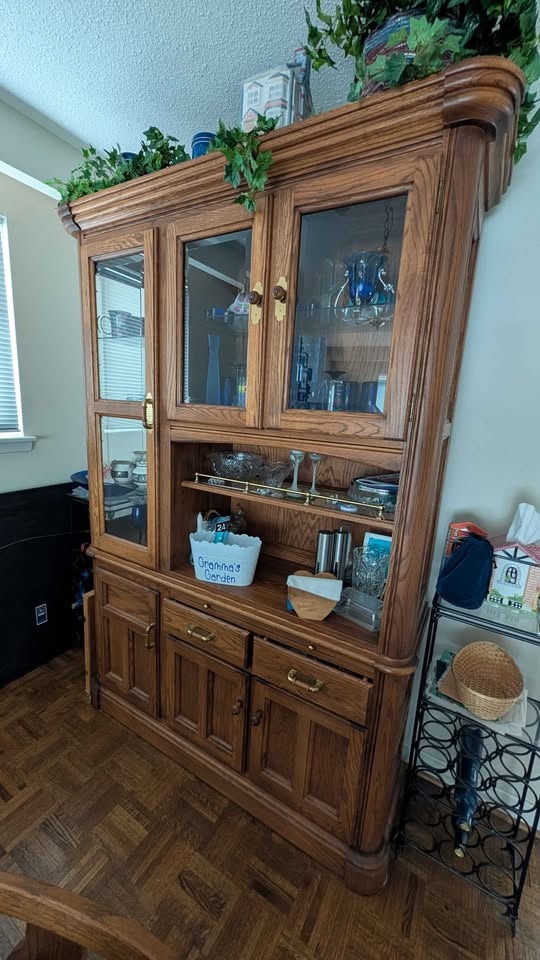 Dining Room Table, Chairs and Hutch - photo 2
