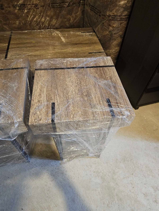 High Quality Coffee Table and 2 Side Tables (Negotiable) - photo 3