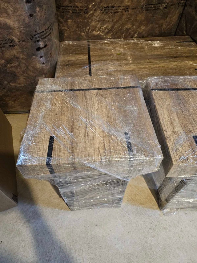 High Quality Coffee Table and 2 Side Tables (Negotiable) - photo 4