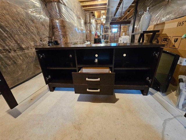 High quality wood TV stand (Negotiable) - photo 3