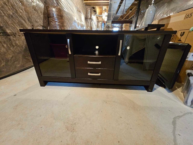 High quality wood TV stand (Negotiable) - photo 4