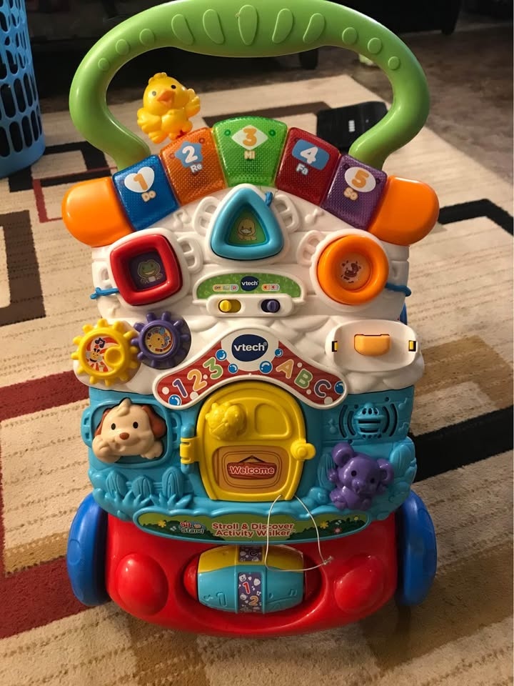VTech Stroll and Discover Activity Walker