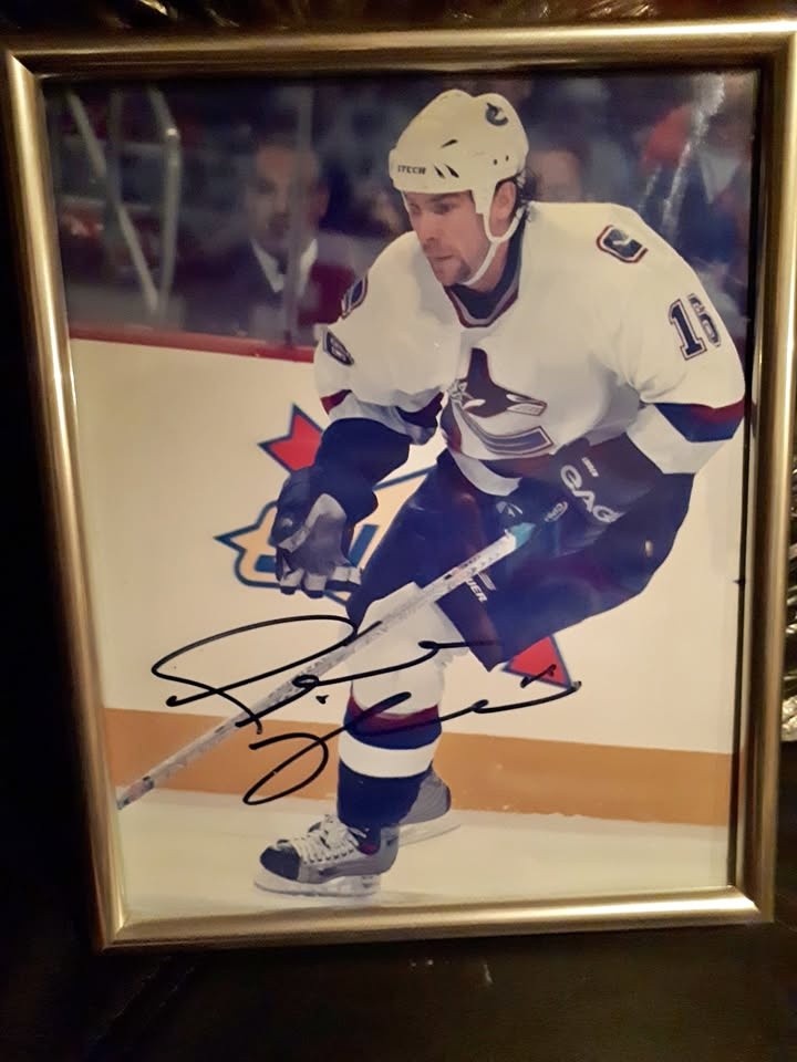 Signed Trevor Linden Photo - 2012