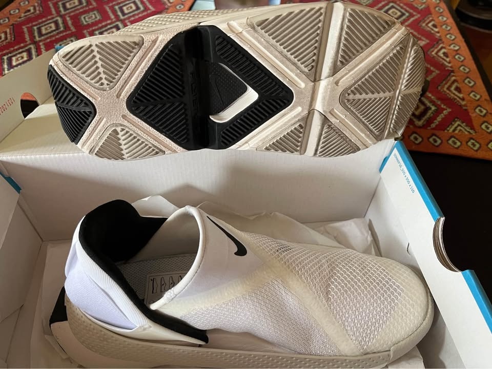 Nike Flyease Shoes - Men's 6 / Women's 7.5 - Brand New - photo 2