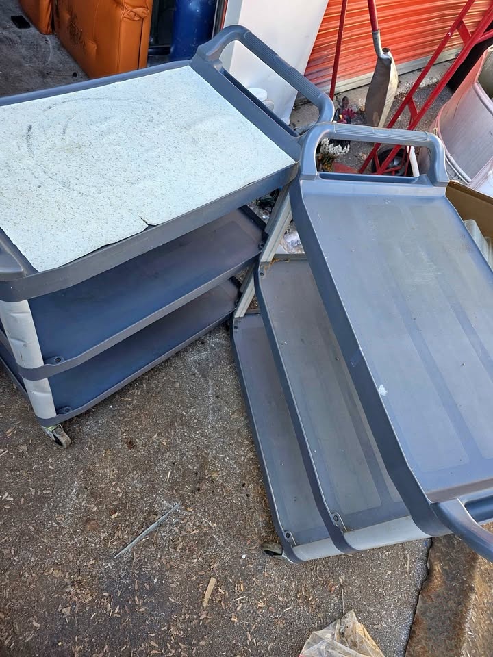 Rubbermaid Service Carts