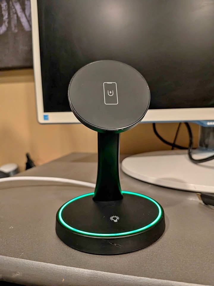Magnetic Wireless Charger Stand 15W Fast Charger