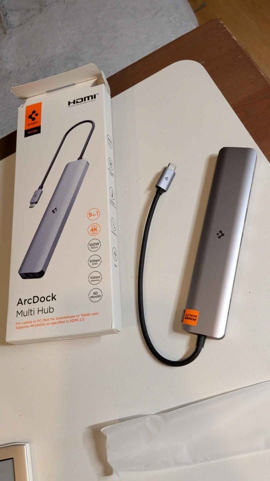 Spigen ArcDock Multi Hub - photo 3