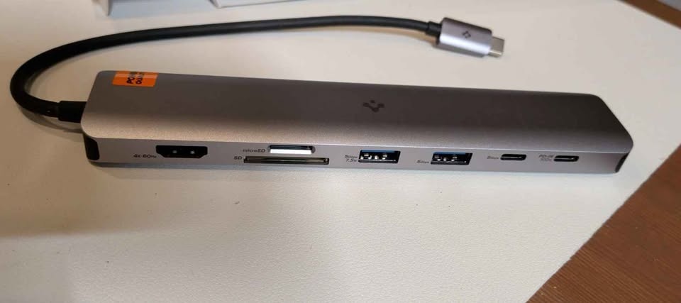 Spigen ArcDock Multi Hub - photo 4