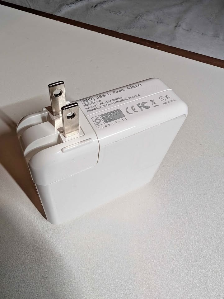 Apple 96W USB-C Power Adapter