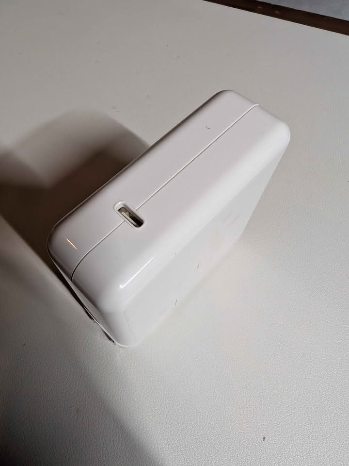 Apple 96W USB-C Power Adapter - photo 2