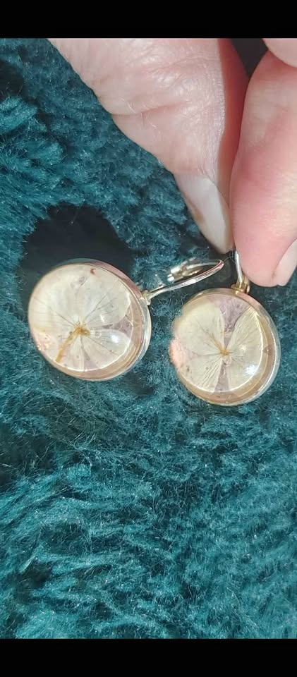 🧡Rare Lucky 4 leaf clover 🍀 earrings silver toneGreat for St Pa